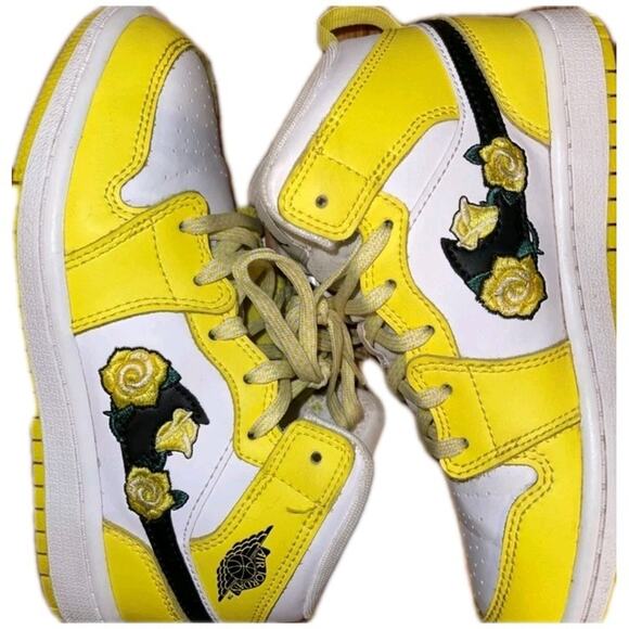 Nike Air Jordan 1 Mid SE GS Floral Rose Yellow Sneakers Size 3Y - Picture 1 of 8